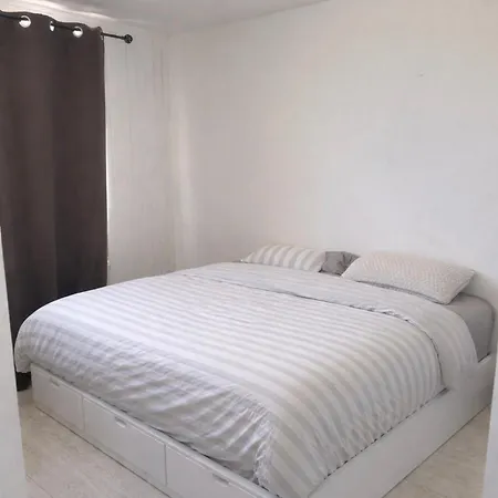 F3 Des Apartment *